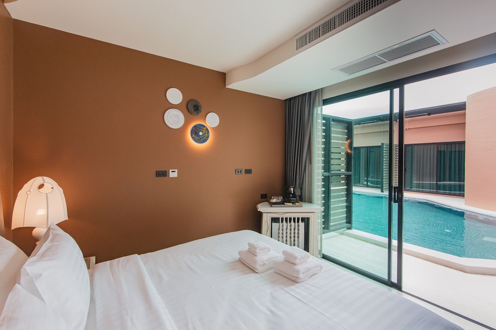 Villa, King Bed, Pool Access