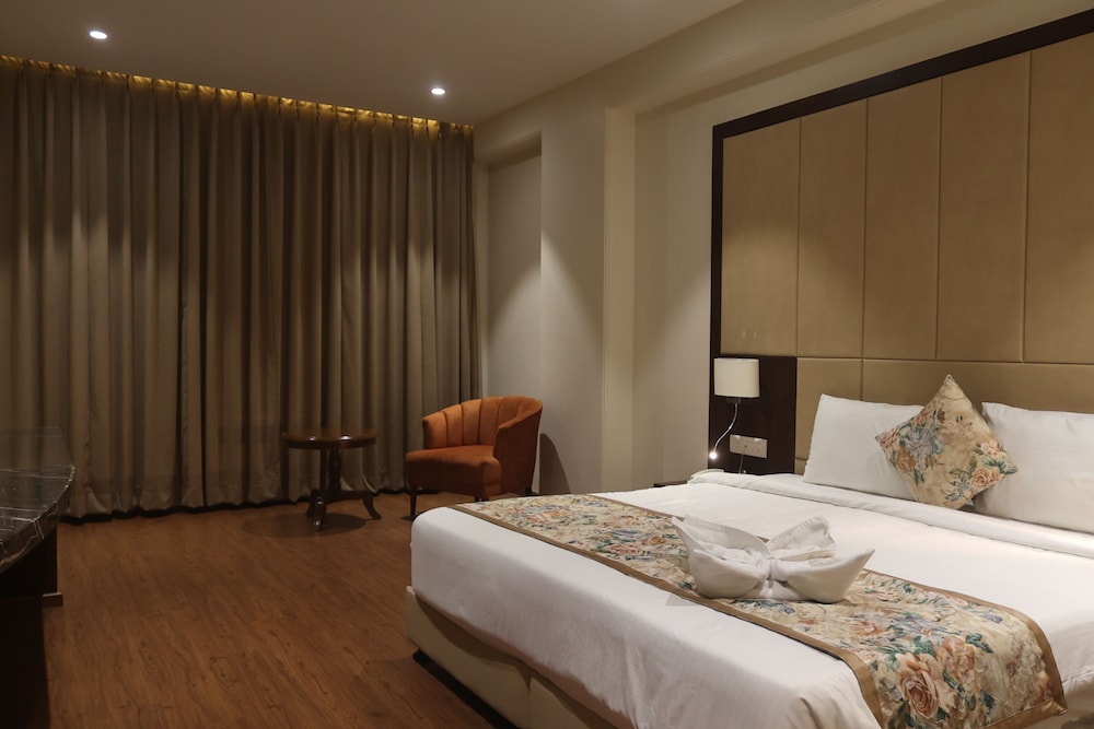 Pride Hotel Bhopal 11/49