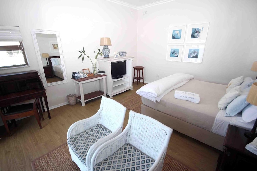 Fairlight Beach House 20/50