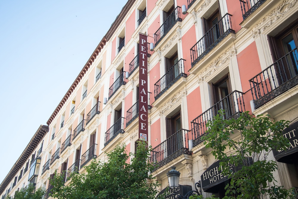 Petit Palace Arenal 5/50