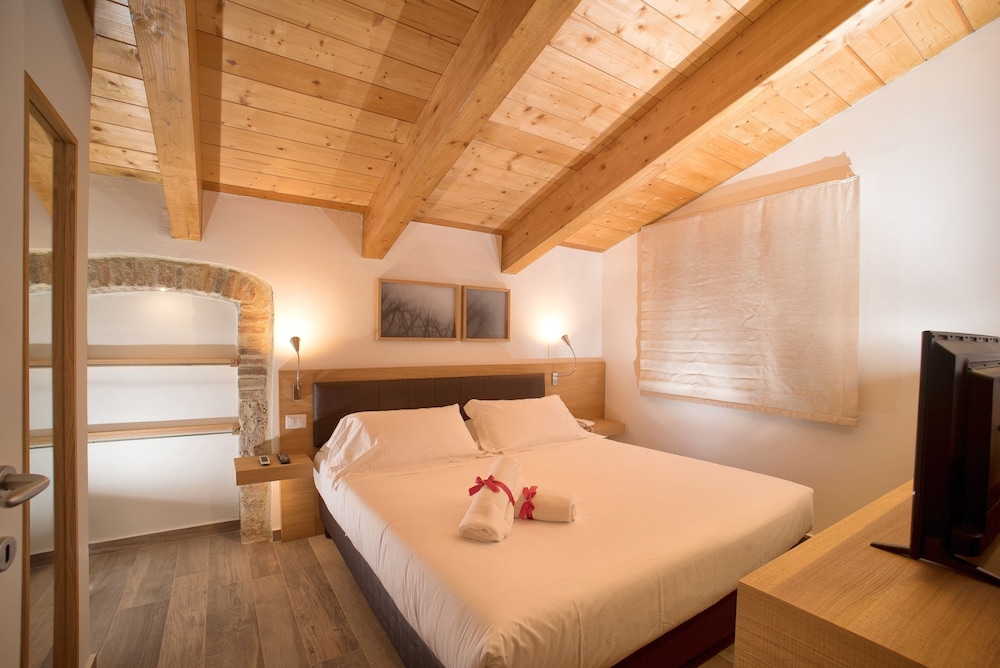 Guesia Village Hotel 35/78