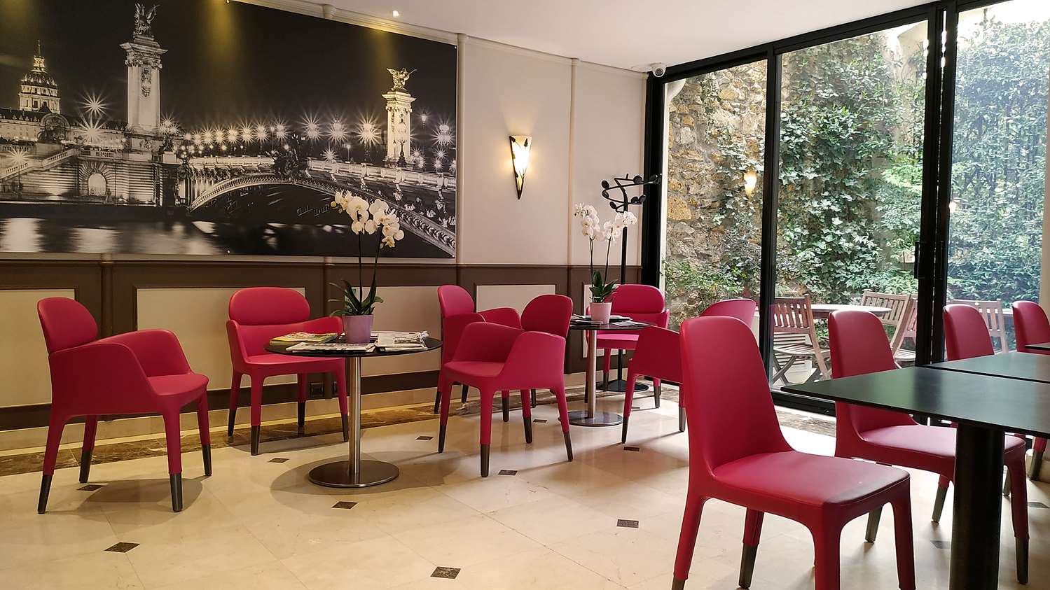 Best Western Au Trocadero 49/71