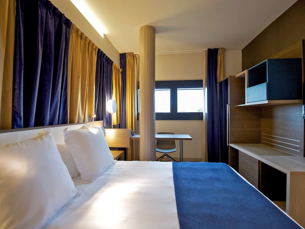 Mercure Roma Centro Colosseo 24/71