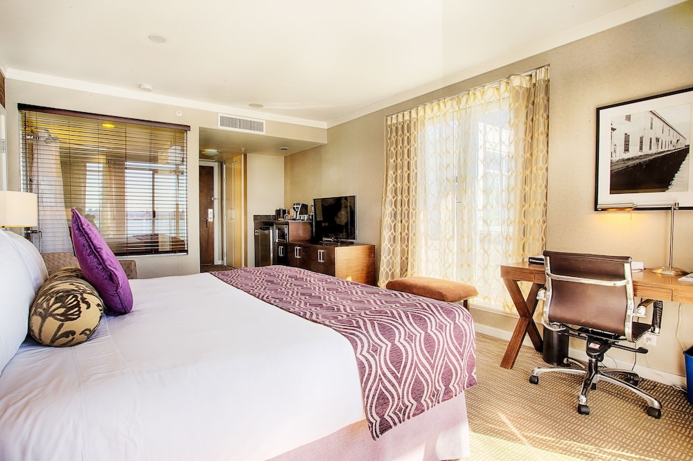 Room, King Bed, Mountain Side, Terrace