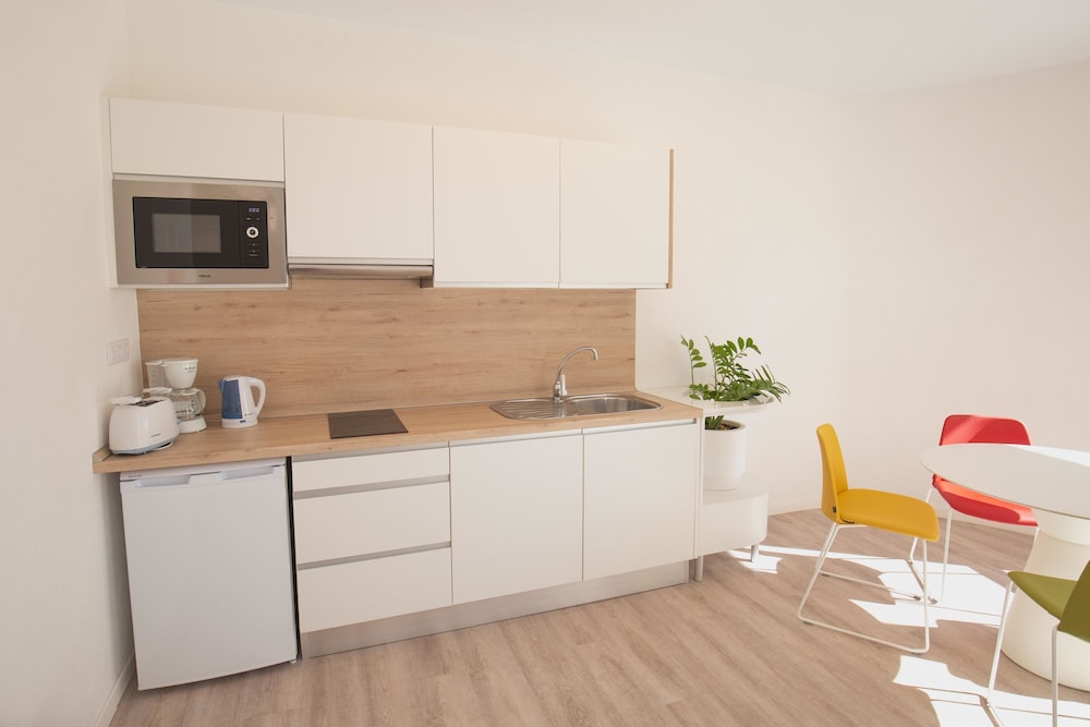R2 Maryvent Beach Apartment 7/49
