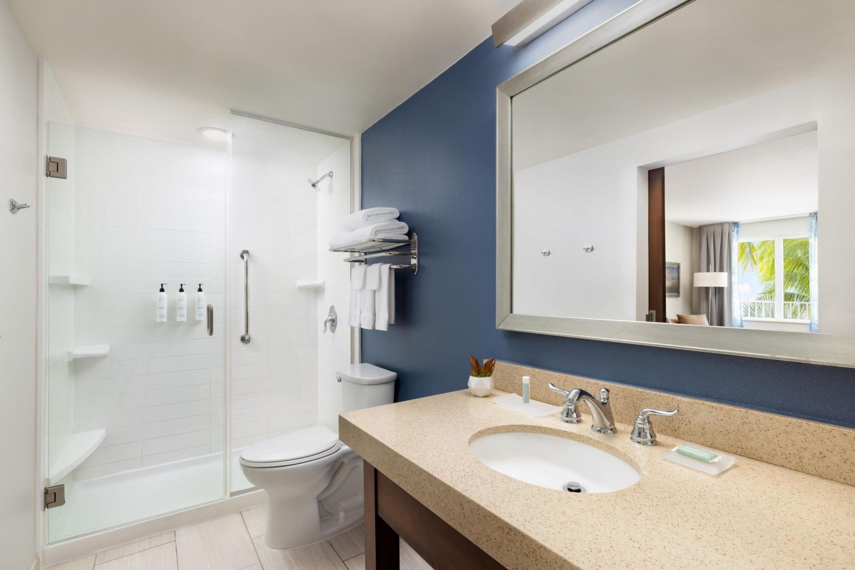 استوديو ديلوكس بسرير كينج مع أريكة، Fairfield Inn Suites Key West At the Keys Collection 4/6