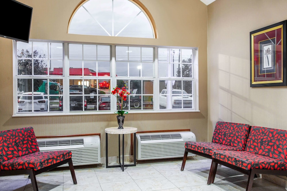 Microtel Inn & Suites By Wyndham Charleston Wv 24/37