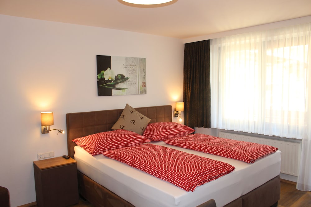 Comfort, Studio, King Bed, Mountain Side, Mountain View, Sofa