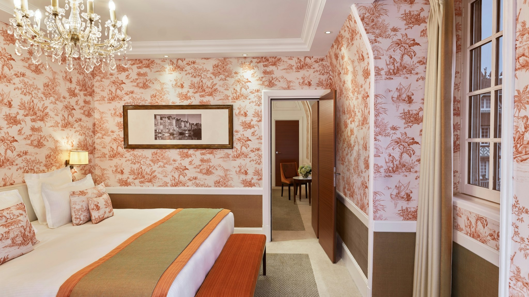 Deluxe, Suite