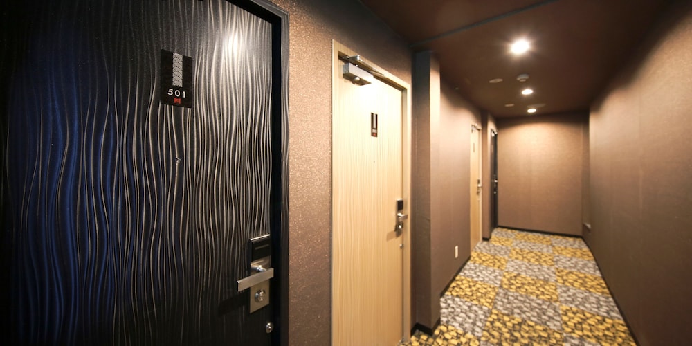 Art Inn Namba 51/51
