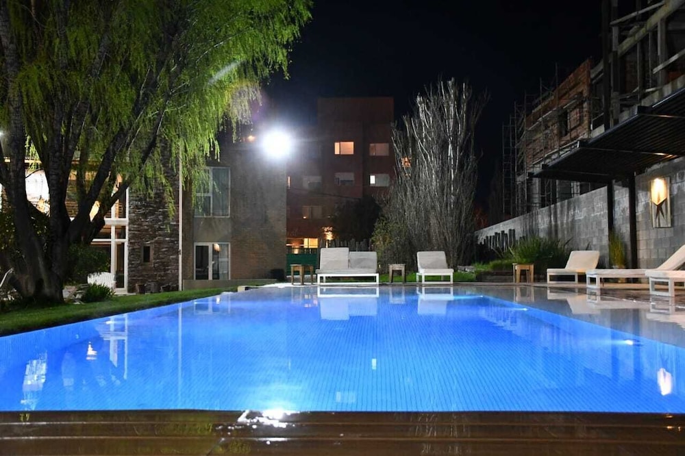 La Posada Hotel 44/50
