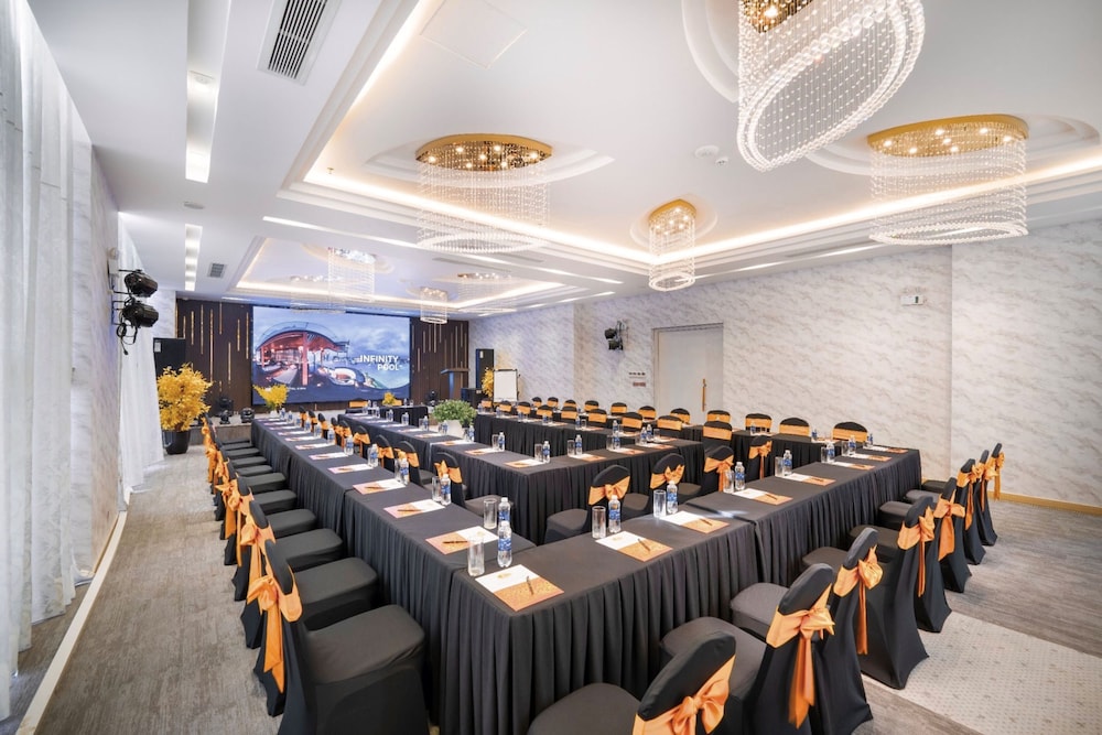 Cicilia Hotels & Spa Danang 42/48