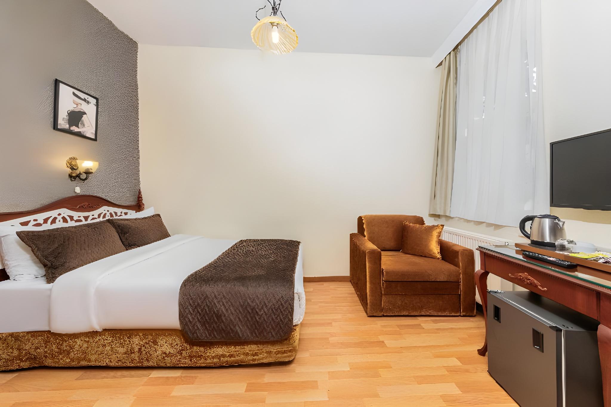 Superior, Single, 2 Double Beds