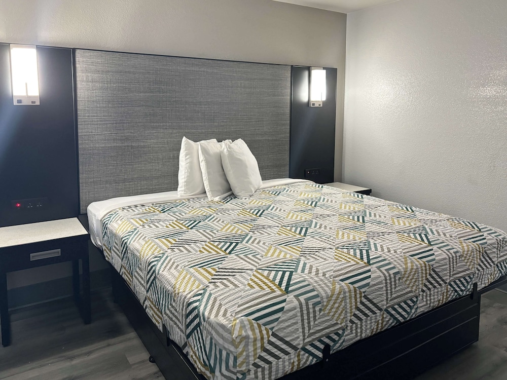 غرفة بسرير كينج، Motel6 Meridian, MS 3/6