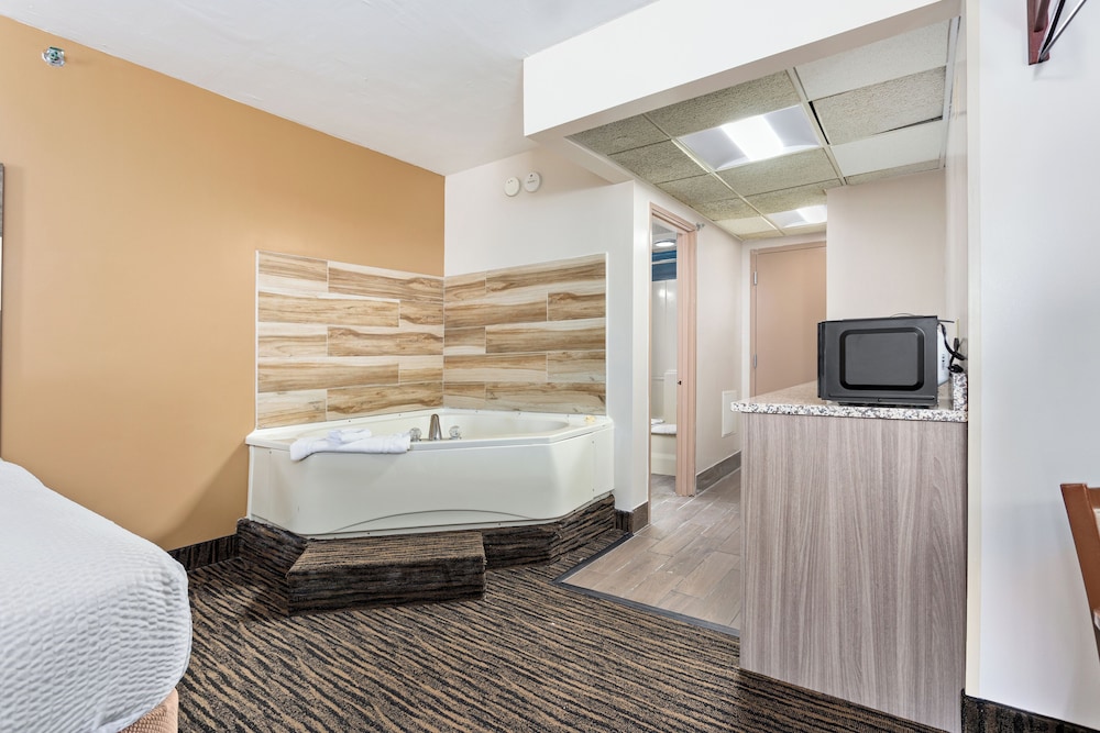 Americana Motor Inn Oceanfront 15/30
