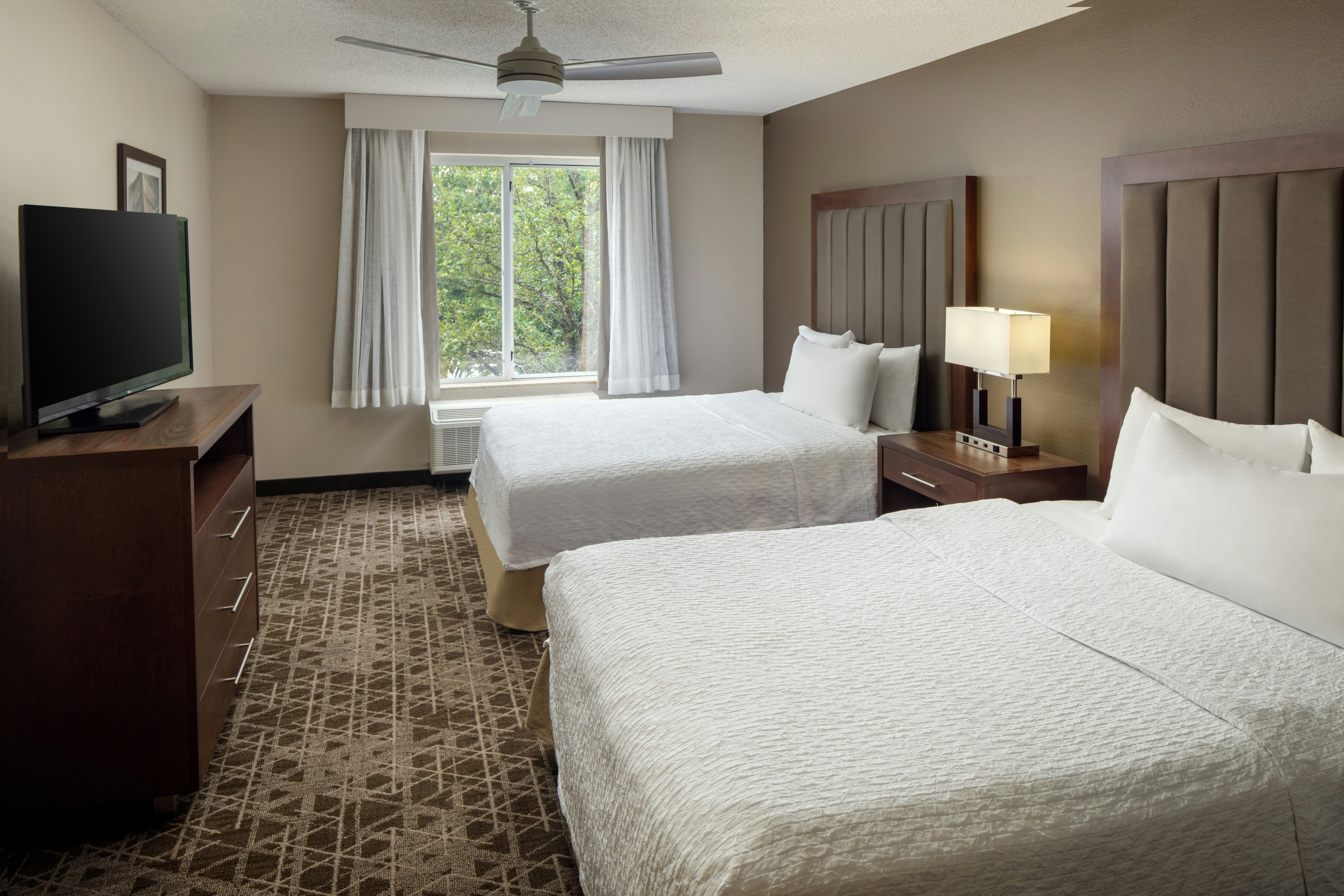 Room, 1 King or 2 Queen Beds