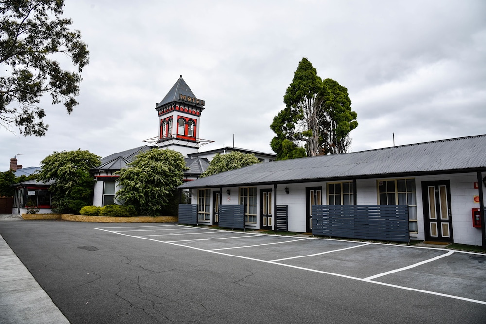 HOBART TOWER MOTEL 37/43