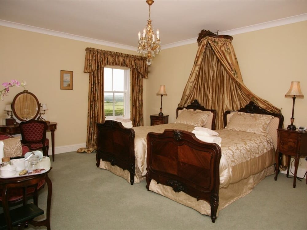 West Longridge Manor B&B 8/17