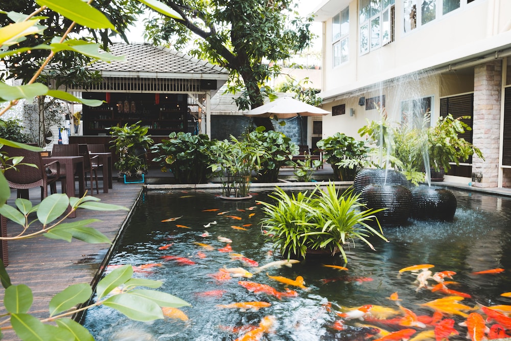 Issara By D Hostel 91/93