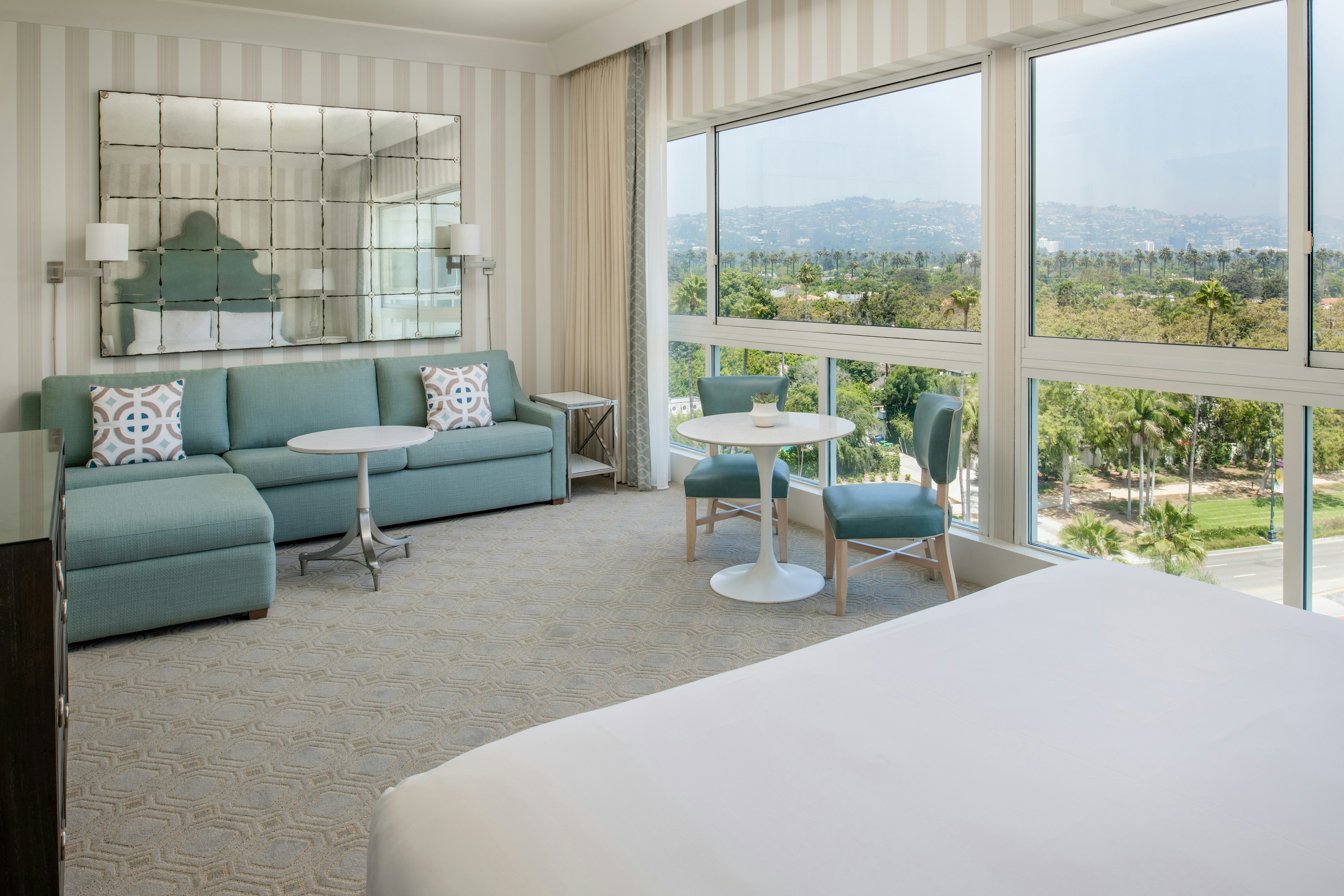 The Beverly Hilton 38/60