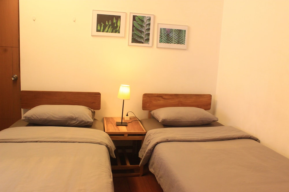 Buton Backpaker Lodge - Hostel 12/60