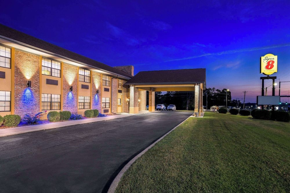 Super 8 by Wyndham Paragould 35/50