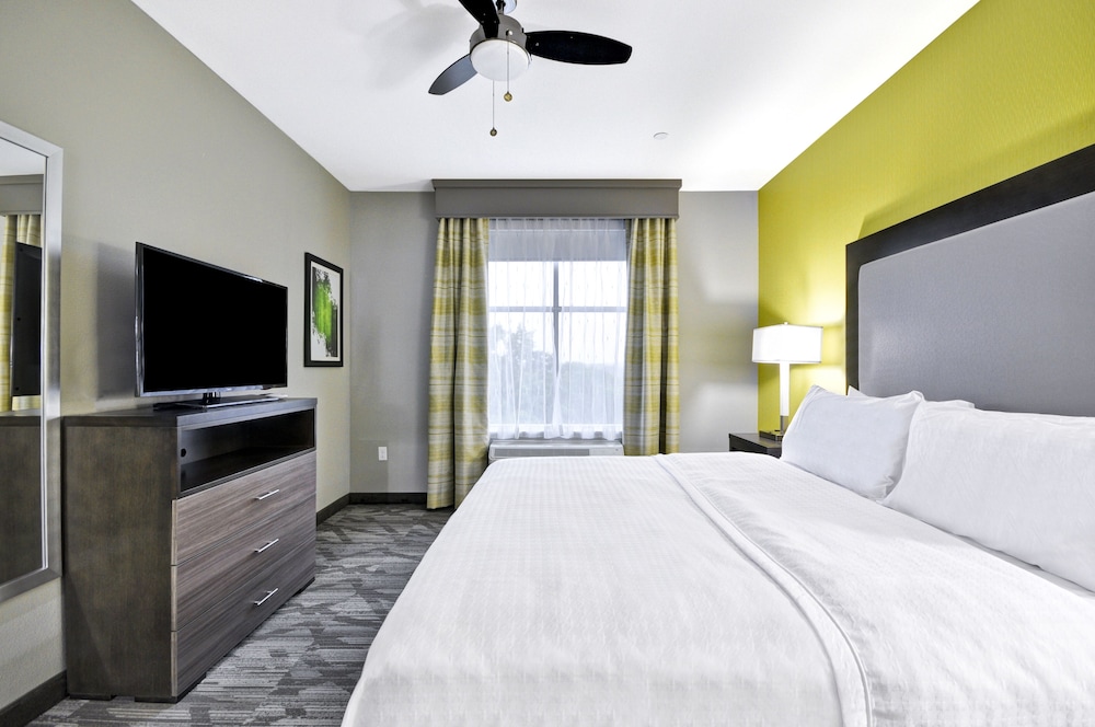 1 BEDROOM, SUITE, KING BED
