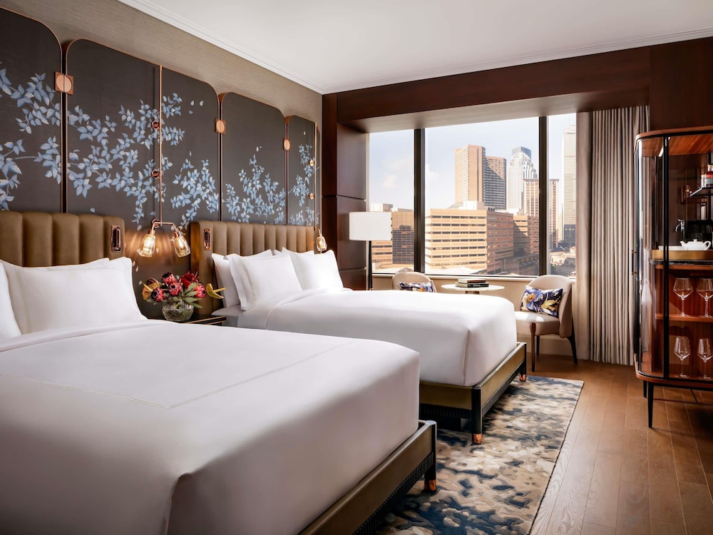 DELUXE, 2 QUEEN BEDS, ACCESSIBLE