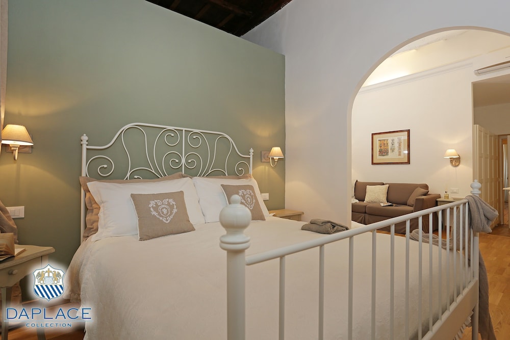 Madonna de Monti Suites 13/50