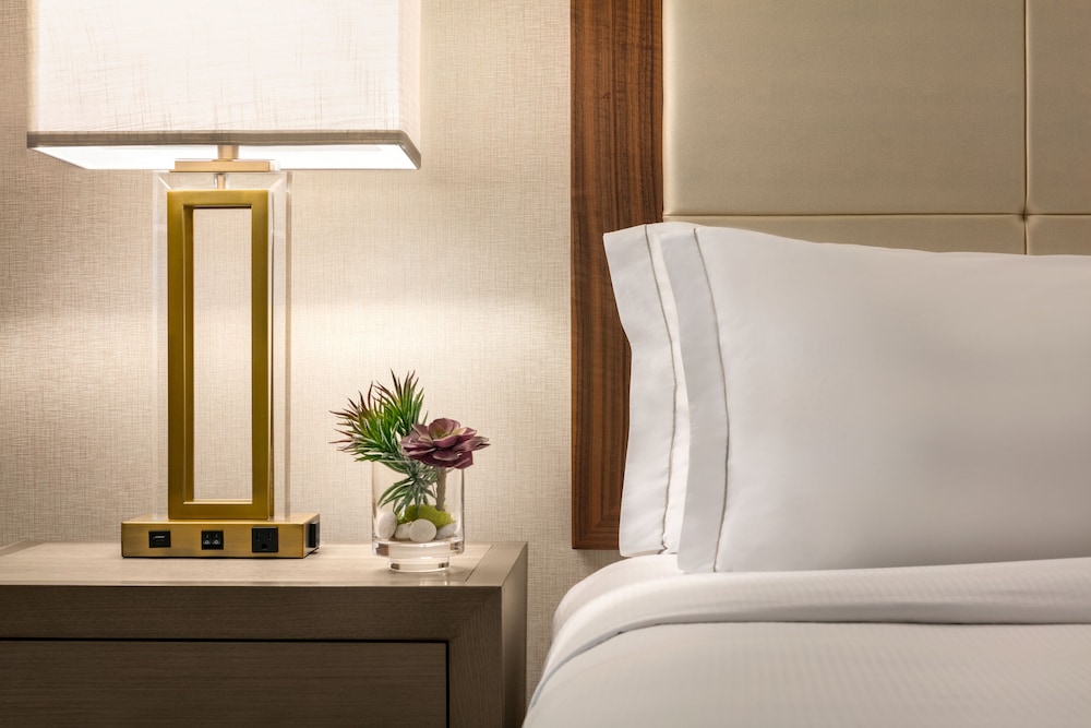 Hilton Suites Ocean City Oceanfront 8/63
