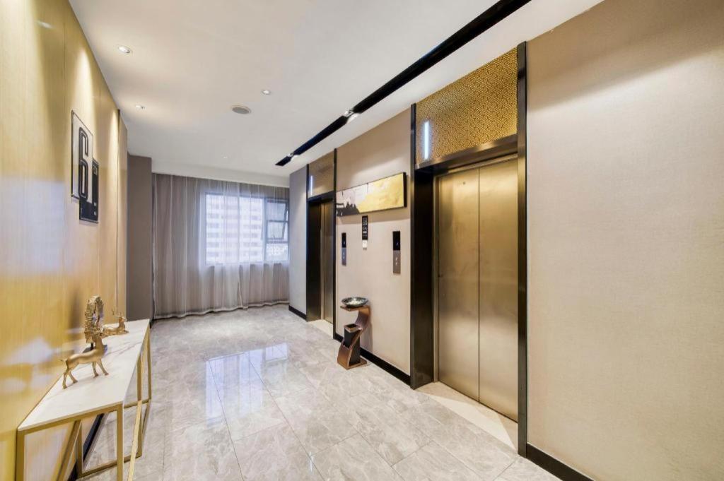 Echarm Hotel (Jingjiang Zhongzhou Road, Fanggu Street) 31/42