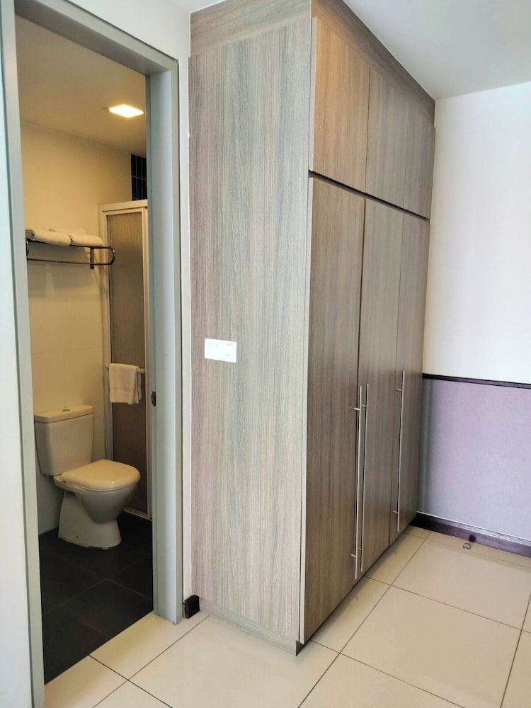D Wharf Hotel And Serviced Residence 35/71