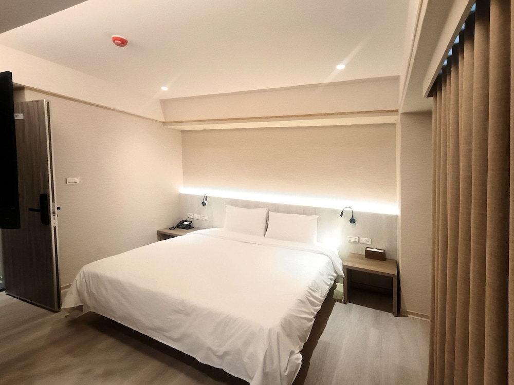 Jing Jing Holiday Hotel 20/46