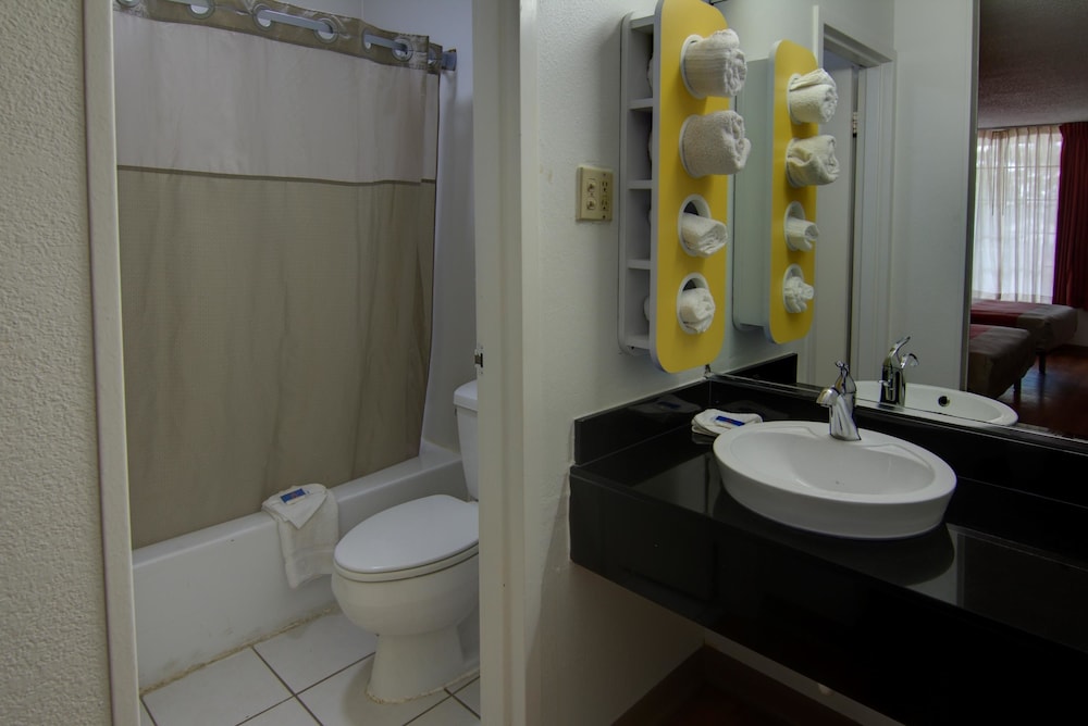 Motel6 West Monroe, LA 56/60