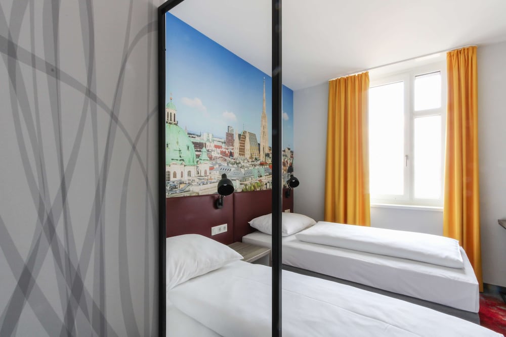 Campanile Vienna South 8/32