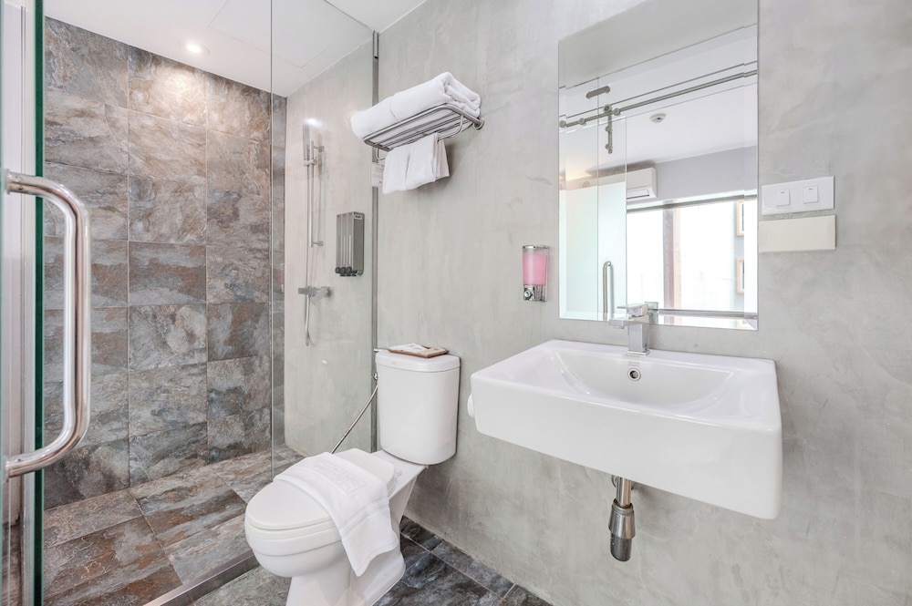 Ruamchitt Plaza Hotel 56/59