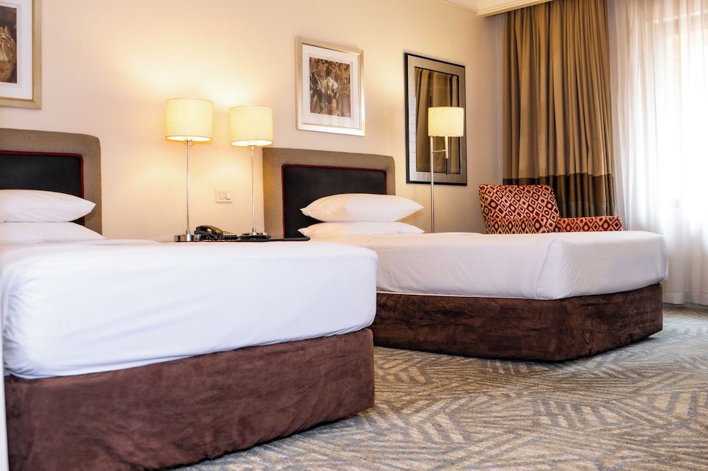 Royal Majestic Hotel 4/33
