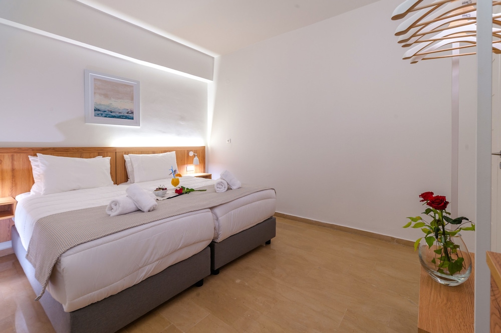 Lotus Hotel Apartments 22/50