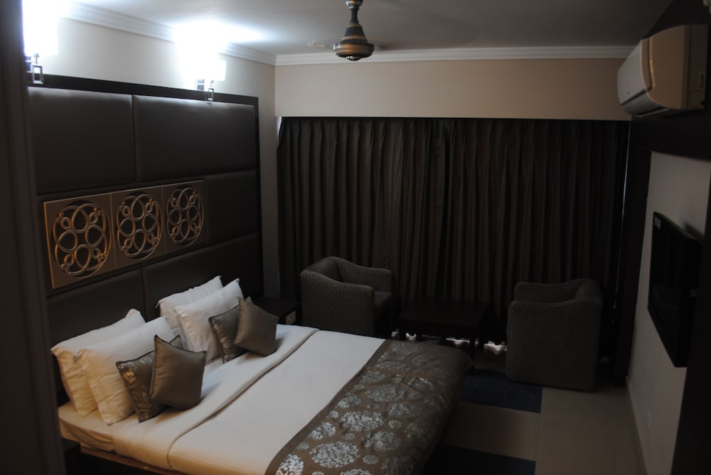 Amritara Surya, Mcleodganj 15/68