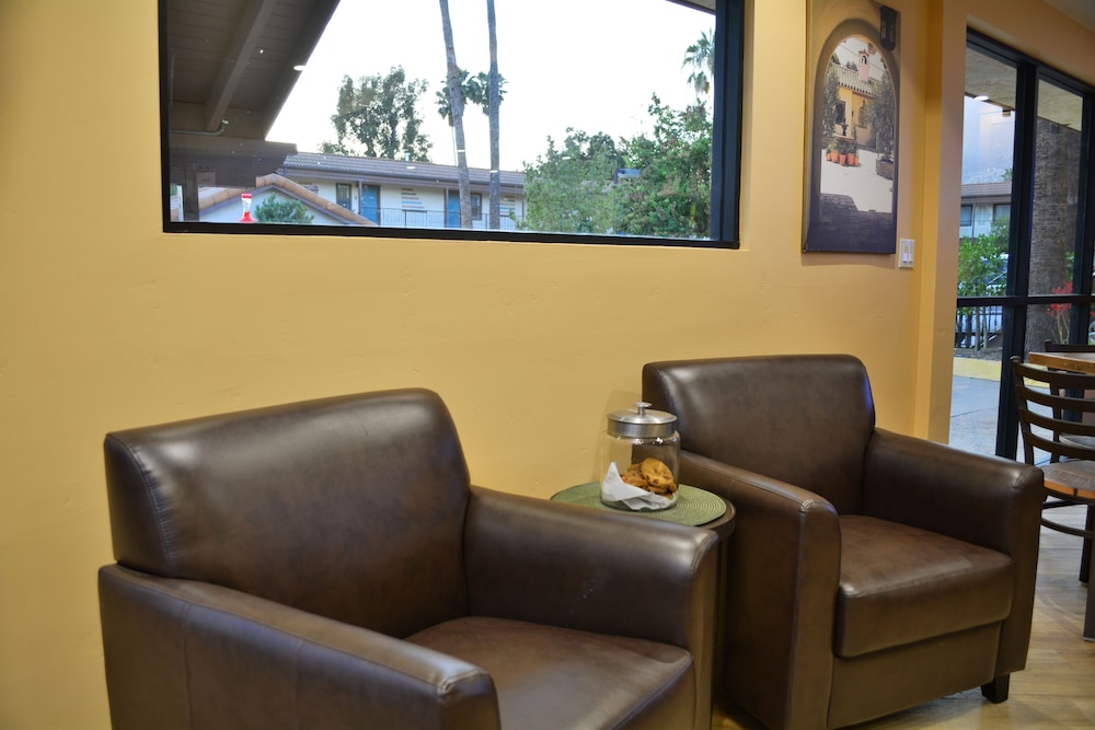 Casa Ojai Inn 40/60