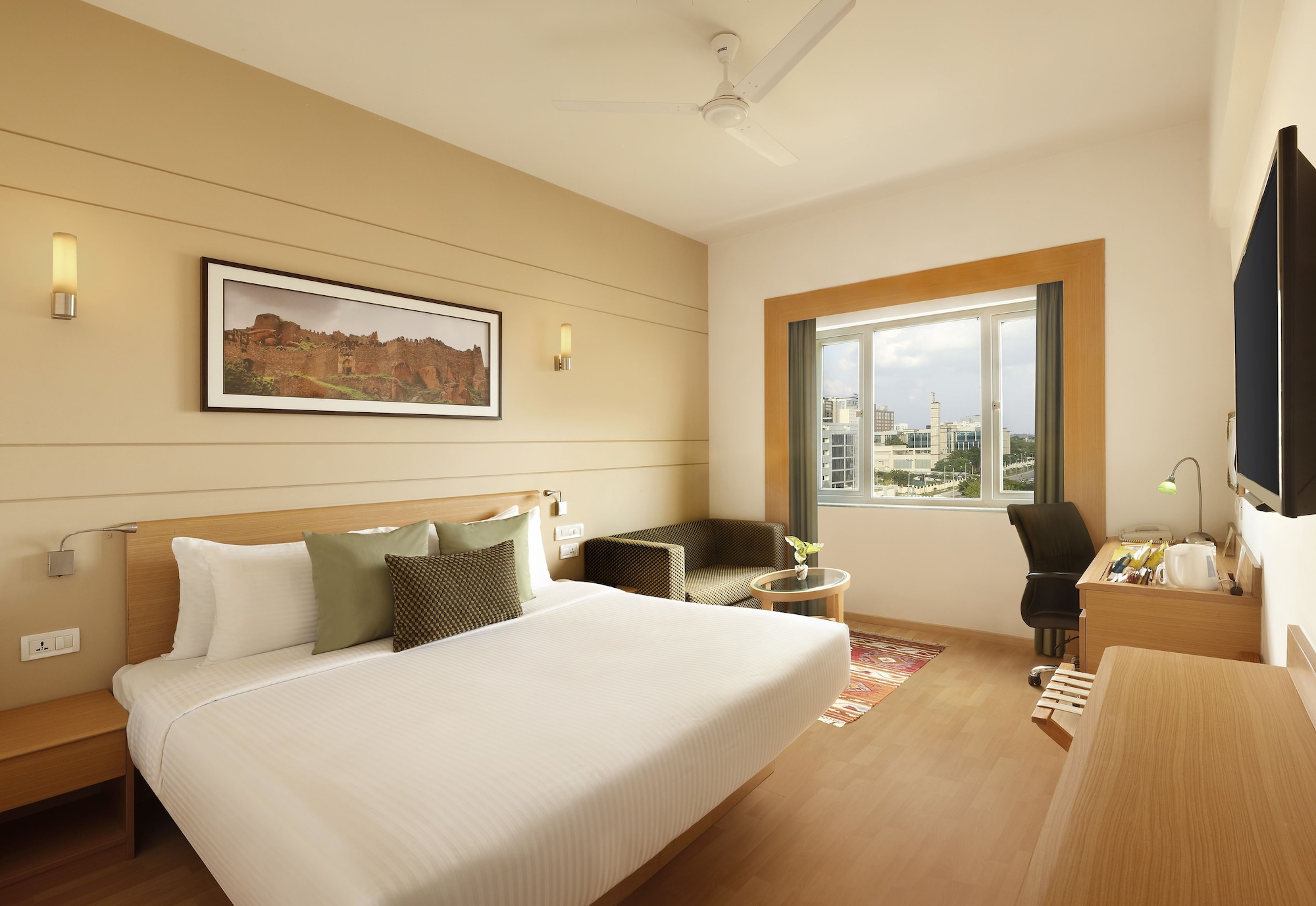 EXECUTIVE, SUITE
