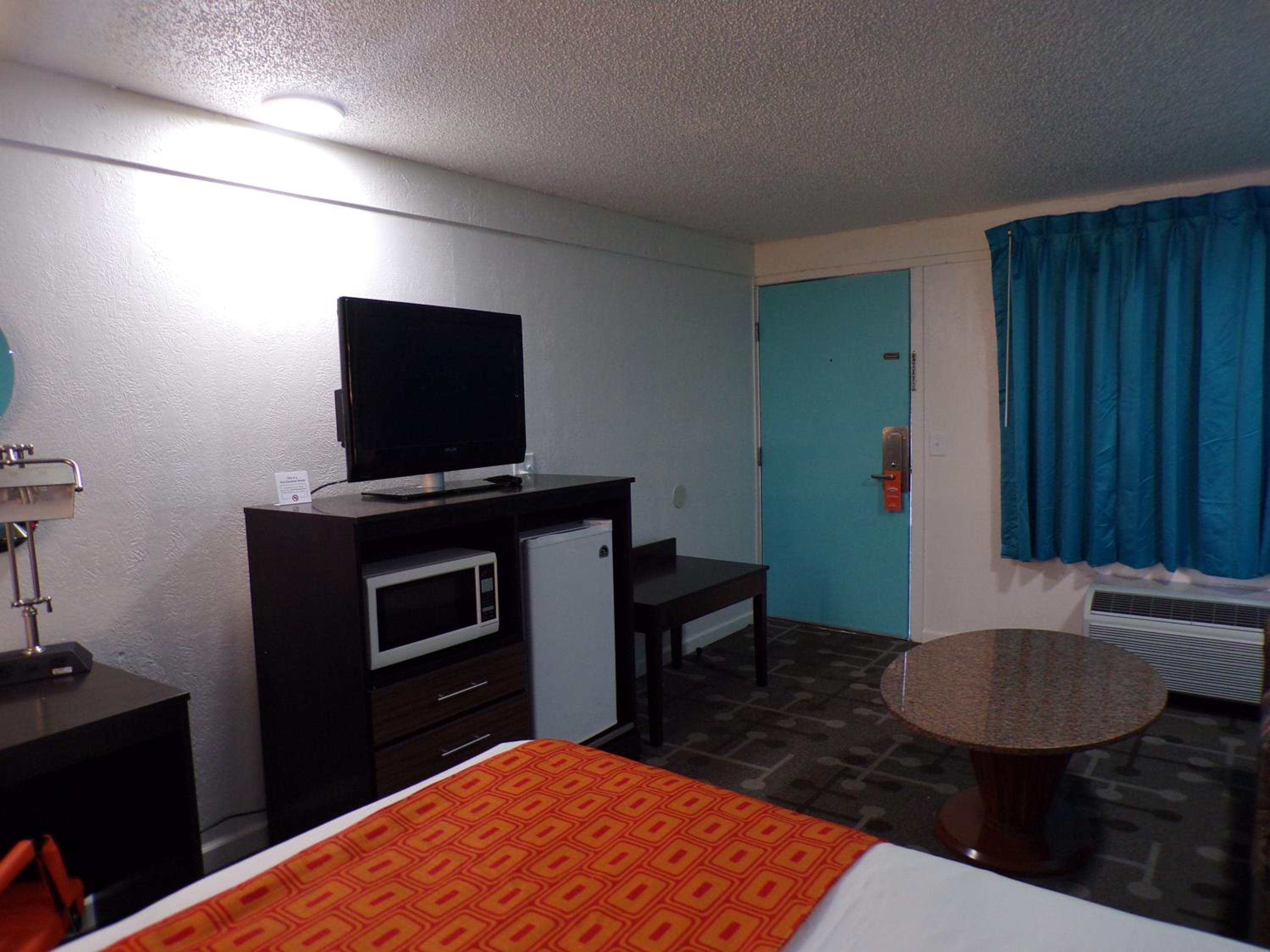 Howard Johnson by Wyndham Dover 34/50