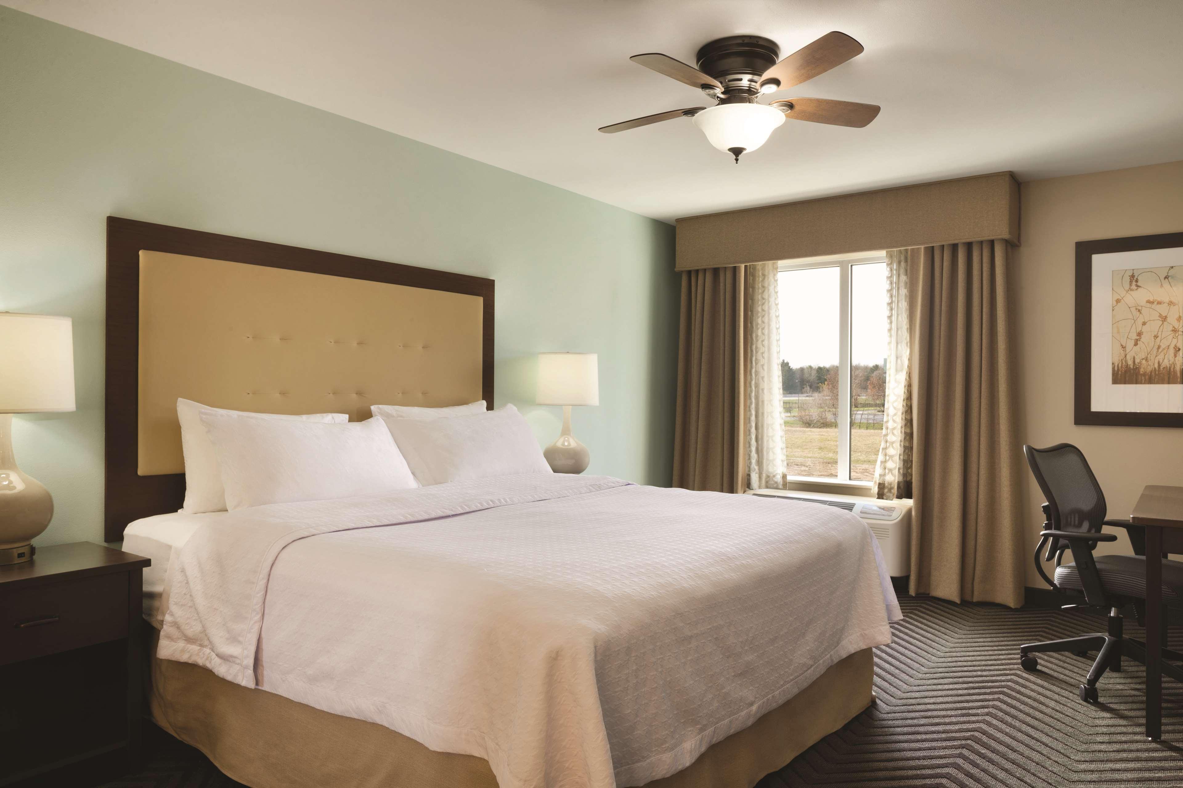 2 Bedrooms, Suite, 1 King or 2 Queen Beds, 2 Bathrooms