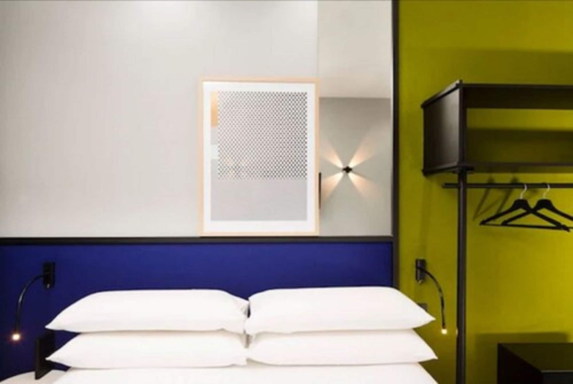 ROOM, TRIPLE