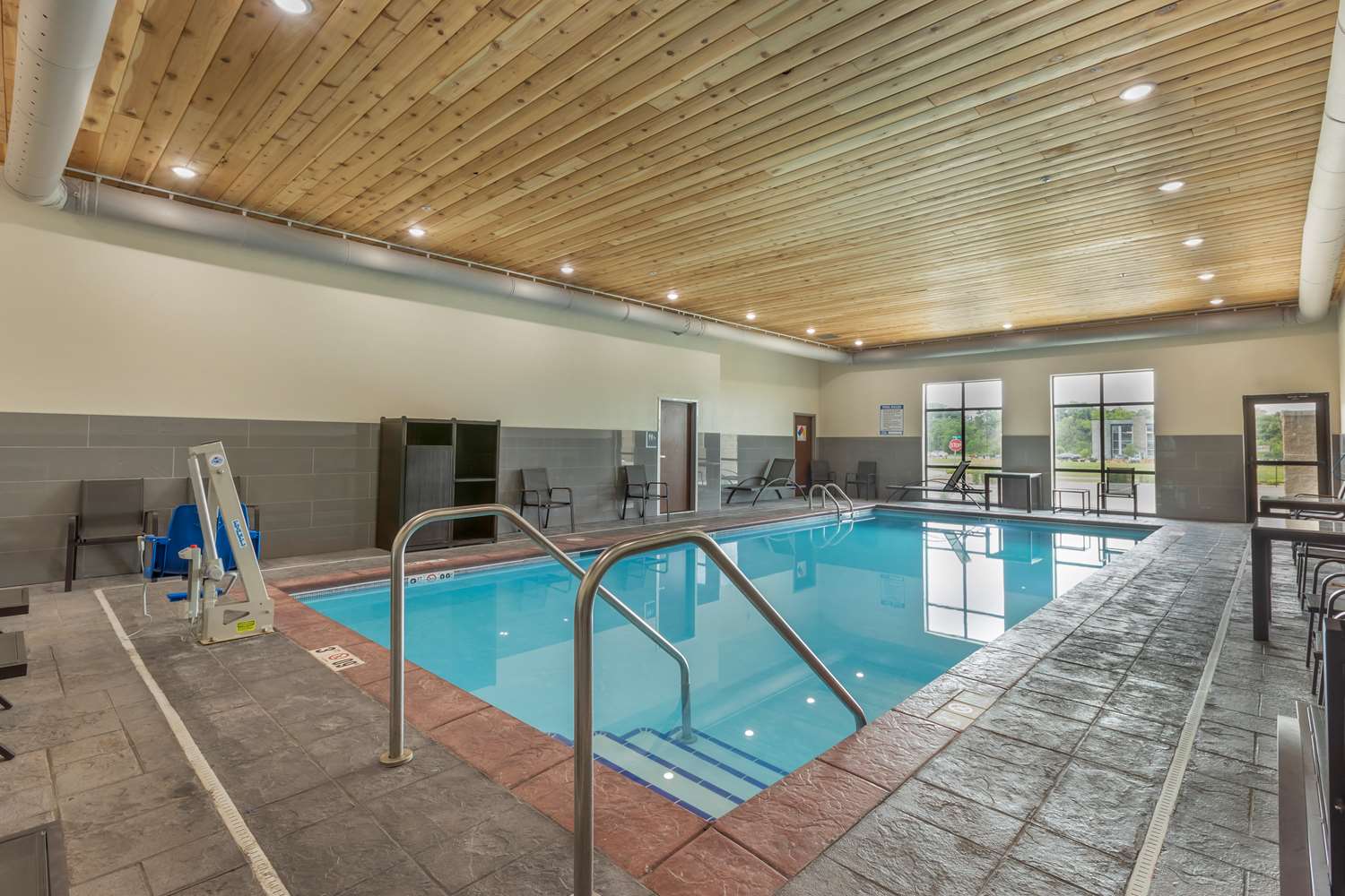 La Quinta Inn & Suites by Wyndham Coralville Iowa City 36/47