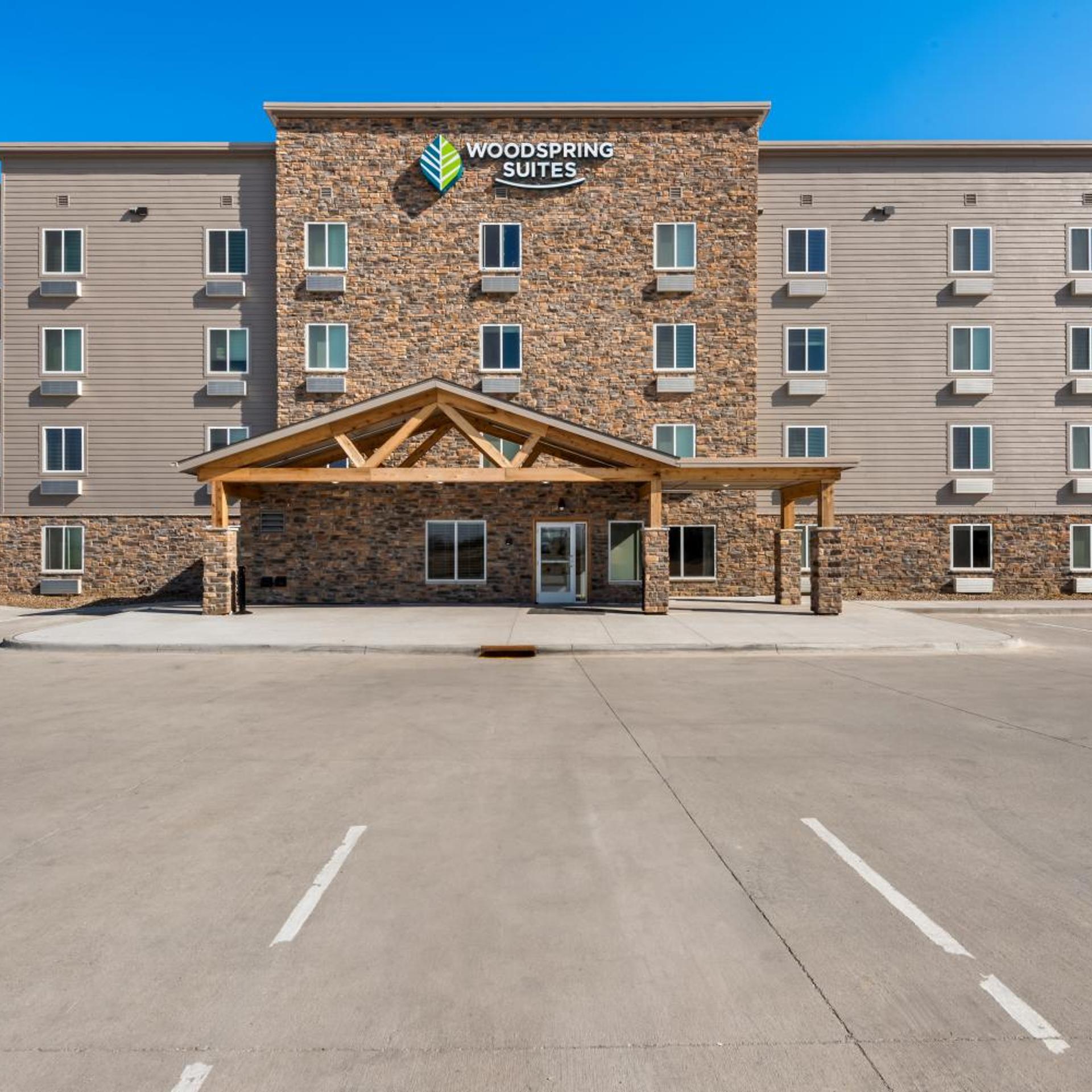 WoodSpring Suites Coralville Iowa City 35/41