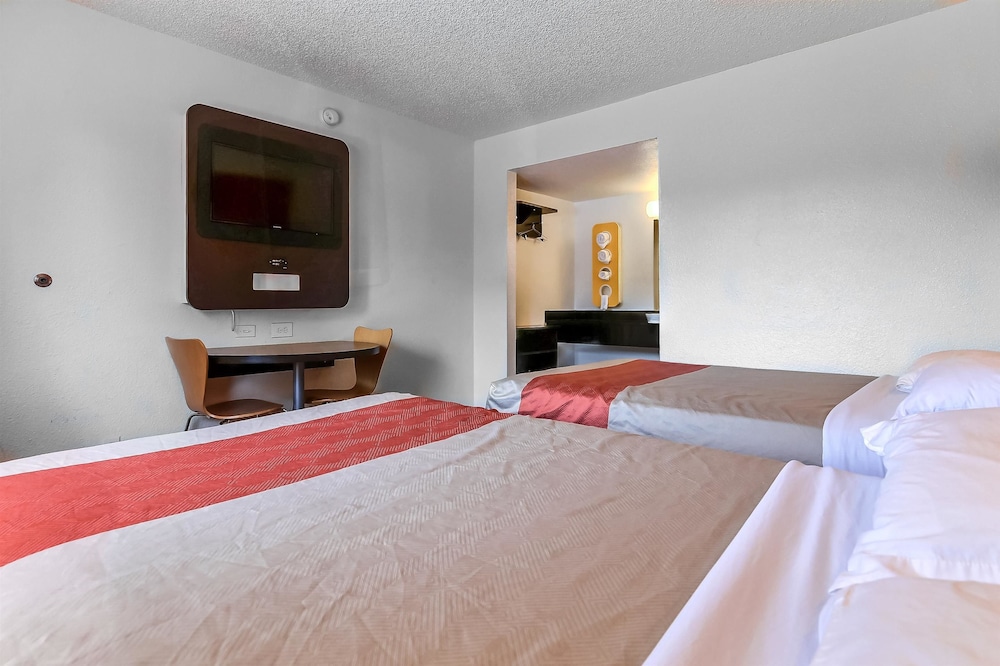 Motel6 Pleasanton, CA 40/63