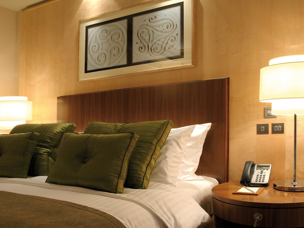 فندق موڤنبيك الخُبر(Movenpick Hotel Al Khobar) 12/80