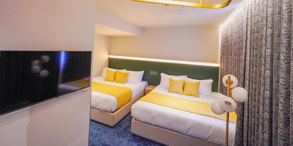 JUNIOR SUITE, STUDIO