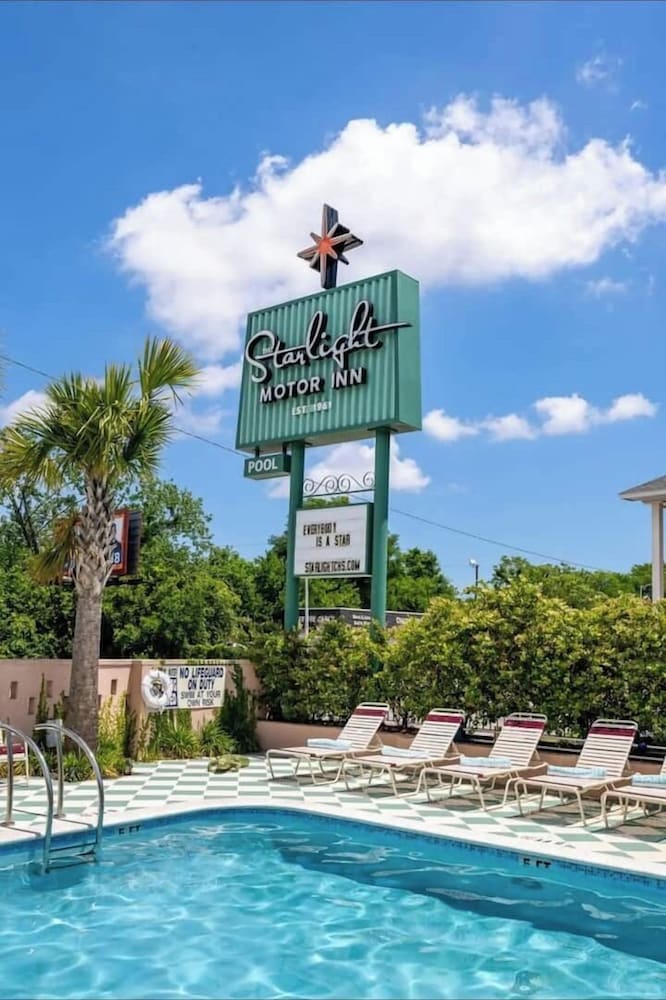 The Starlight Motor Inn 36/44